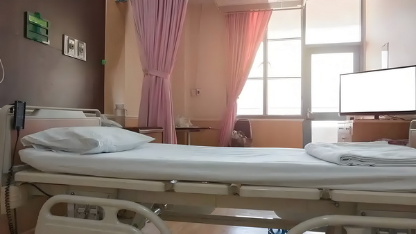 毕业生深圳户口迁入_53岁朱茵住山里开破车？ 该室中线索问题处置