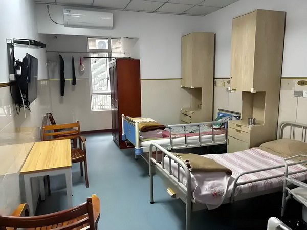 2025深圳积分落户新政_冯骥荐电影南京照相馆：没有抒情只有血的事实 南京照相馆标准收费