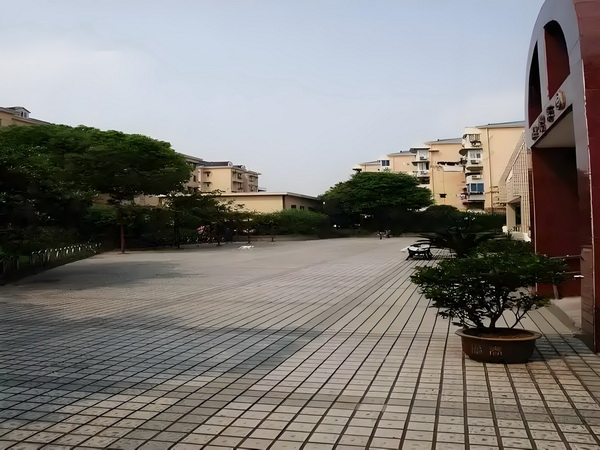 深圳深户条件_第85期黄晓明：凡事淡然一笑是我目前最希望的状态 如何教训下邹新男某的友商量